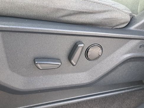 Certified 2022 Ford F150 XLT w/ Equipment Group 302A High image 19