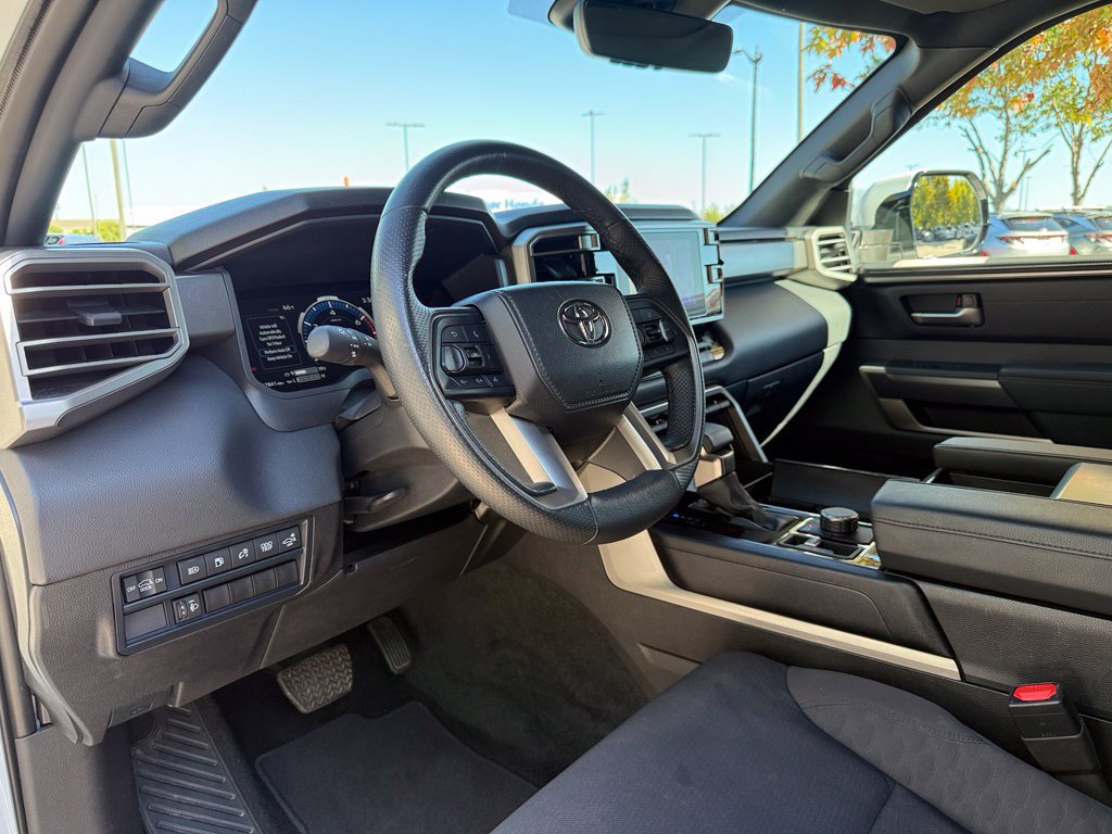 Used 2025 Toyota Sequoia SR5 AWD/4WD image 9