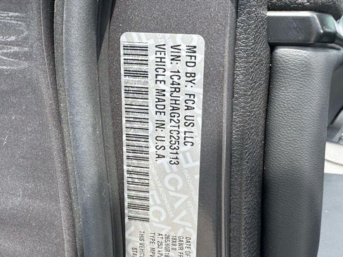 Used 2026 Jeep Grand Cherokee Laredo X AWD/4WD image 32