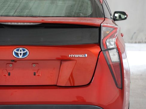Used 2018 Toyota Prius One image 10