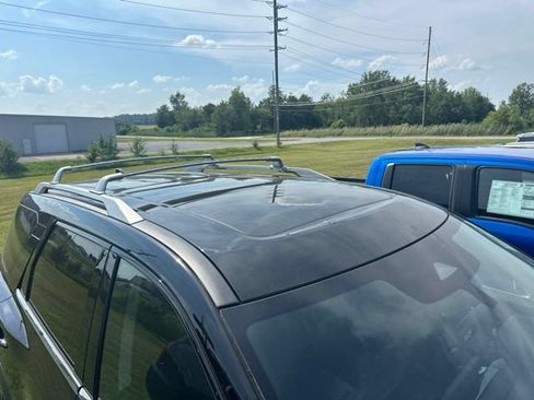 Certified 2025 Nissan Pathfinder SL w/ SL Premium Package AWD/4WD image 5