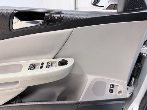 Used 2007 Volkswagen Passat 2.0T image 20