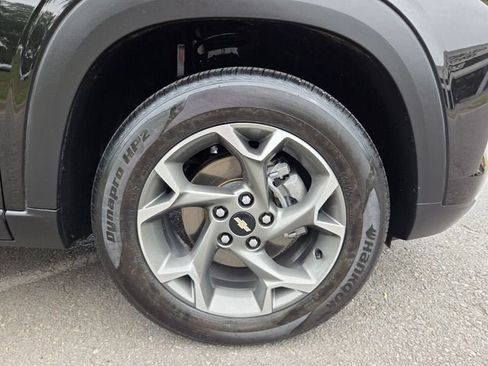 Used 2024 Chevrolet Trax LT FWD image 20