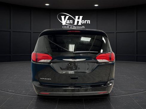 New 2026 Chrysler Voyager LX image 4