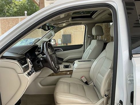 Used 2017 GMC Yukon Denali w/ Open Road Package AWD/4WD image 18