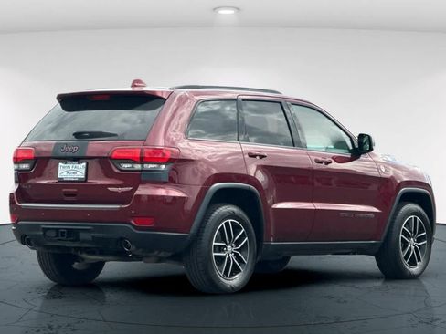 Used 2018 Jeep Grand Cherokee Trailhawk AWD/4WD image 2