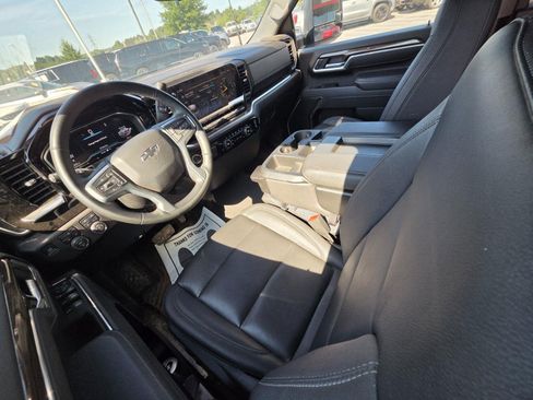 Used 2025 Chevrolet Silverado 2500 LT w/ Trail Boss Package AWD/4WD image 11