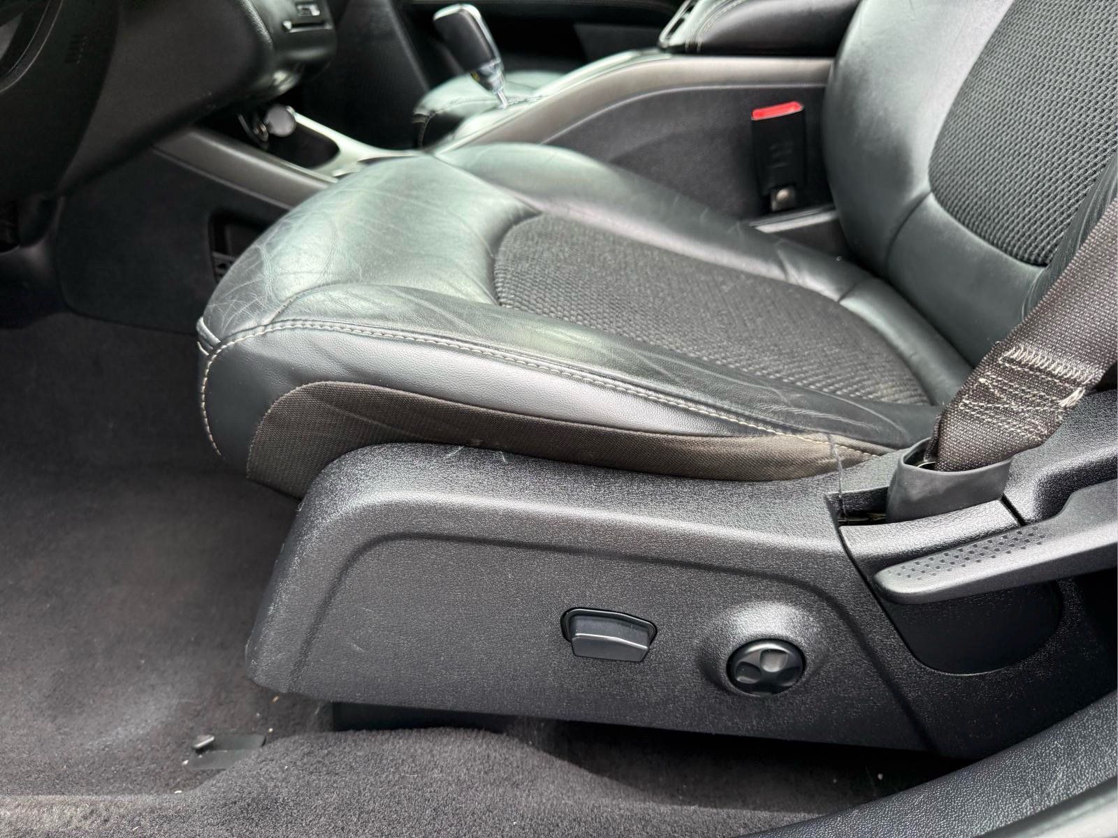 Used 2020 Dodge Journey Crossroad FWD image 18