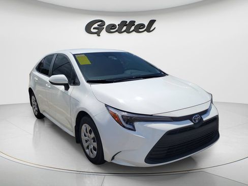 Used 2023 Toyota Corolla LE FWD image 5