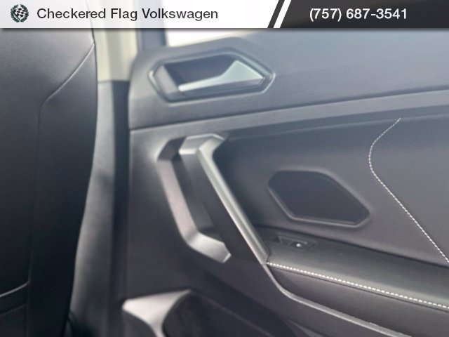 Used 2022 Volkswagen Tiguan SE w/ Panoramic Sunroof Package AWD/4WD image 29