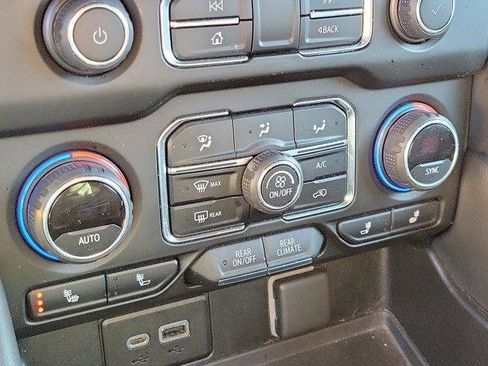 Used 2022 Chevrolet Tahoe Z71 w/ Off-Road Capability Package image 32