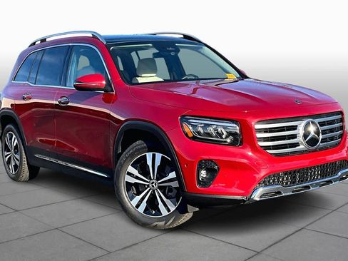 Used 2025 Mercedes-Benz GLB 250 image 3