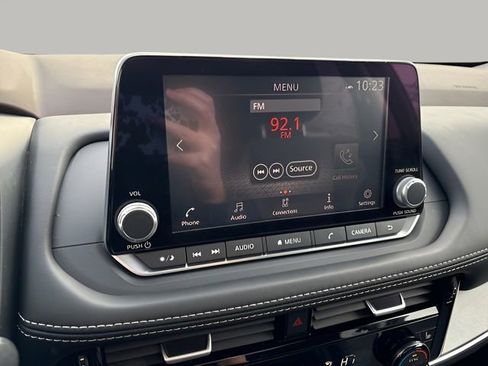 Used 2021 Nissan Rogue SV image 16