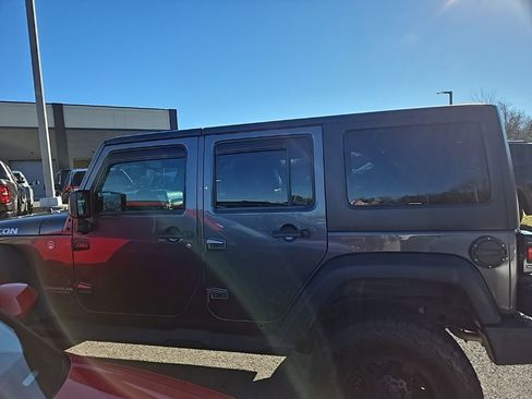 Used 2016 Jeep Wrangler Unlimited Rubicon w/ Connectivity Group image 4