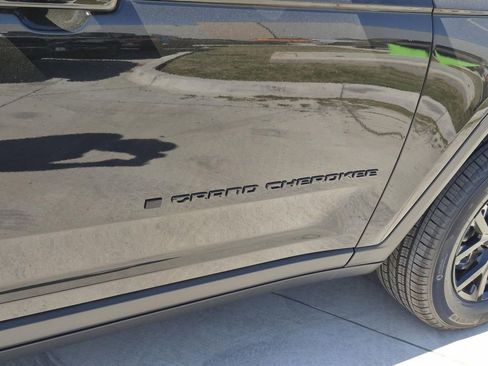 New 2026 Jeep Grand Cherokee L 2WD image 6