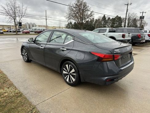 Used 2022 Nissan Altima 2.5 SV image 5
