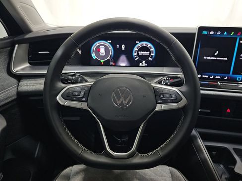 Used 2025 Volkswagen Tiguan S FWD image 6