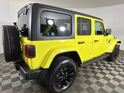 Used 2023 Jeep Wrangler Unlimited Sahara w/ Cold Weather Group AWD/4WD image 2