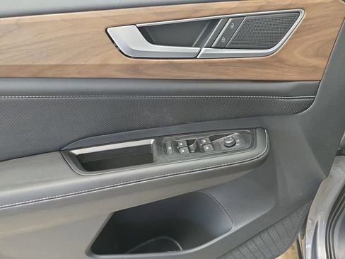 New 2026 Volkswagen Atlas SE image 11