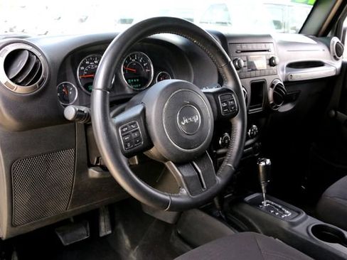 Used 2018 Jeep Wrangler Unlimited Sport w/ Connectivity Group AWD/4WD image 9