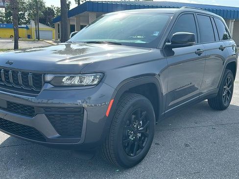 New 2026 Jeep Grand Cherokee Altitude RWD image 2