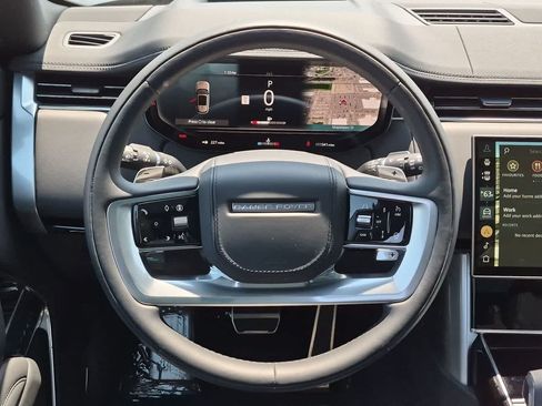Certified 2025 Land Rover Range Rover SE AWD/4WD image 23