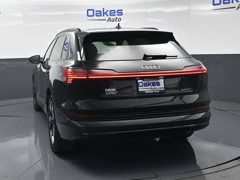 Used 2022 Audi e-tron Premium w/ Convenience Plus Package AWD/4WD image 7