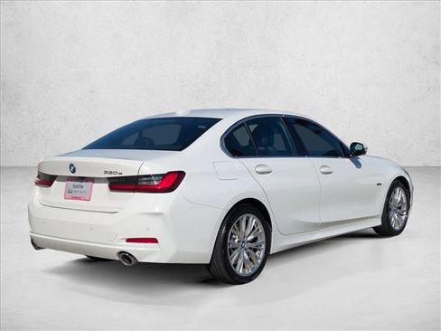 Used 2023 BMW 330e w/ Convenience Package RWD image 5