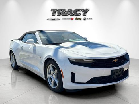 Used 2020 Chevrolet Camaro LT RWD image 2