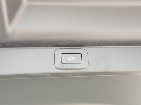 Certified 2025 Land Rover Range Rover SE AWD/4WD image 35