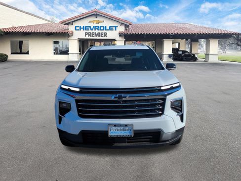 New 2026 Chevrolet Traverse LT FWD image 3