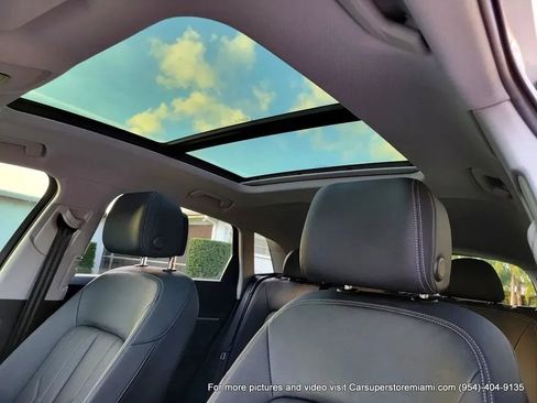 Used 2021 Audi e-tron Premium Plus w/ Premium Plus Package image 36