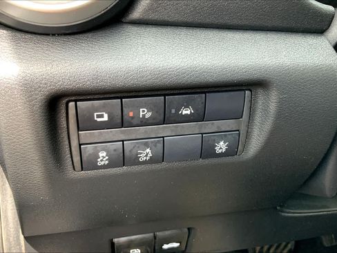 Used 2020 Nissan Versa S FWD image 34