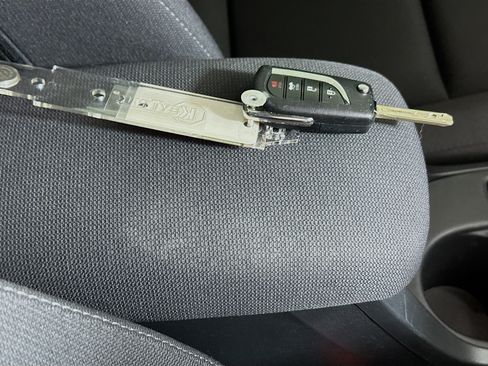 Used 2024 Toyota Corolla LE FWD image 32