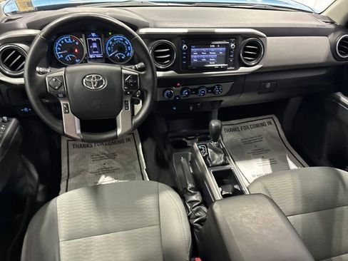 Used 2019 Toyota Tacoma SR5 AWD/4WD image 36