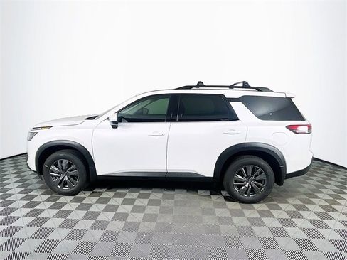 New 2025 Nissan Pathfinder SV image 4