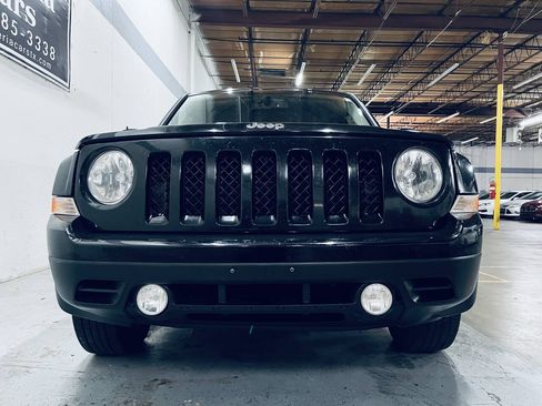 Used 2016 Jeep Patriot High Altitude FWD image 12