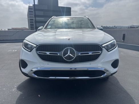 Used 2026 Mercedes-Benz GLC 300 image 2