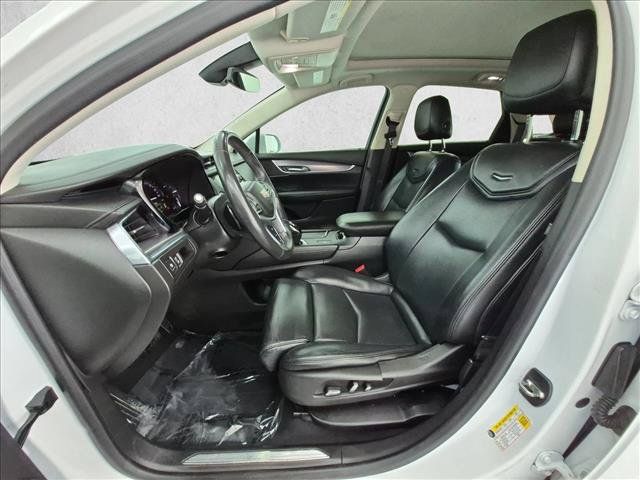 Used 2017 Cadillac XT5 Luxury w/ Driver Awareness Package FWD image 17