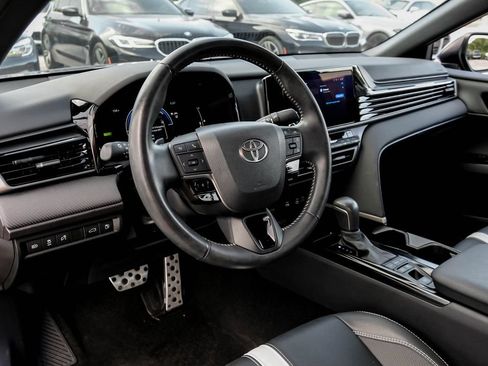 Used 2025 Toyota Camry SE FWD image 12