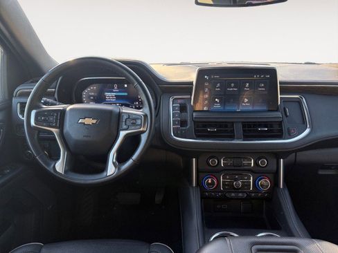 Used 2023 Chevrolet Suburban Premier image 12