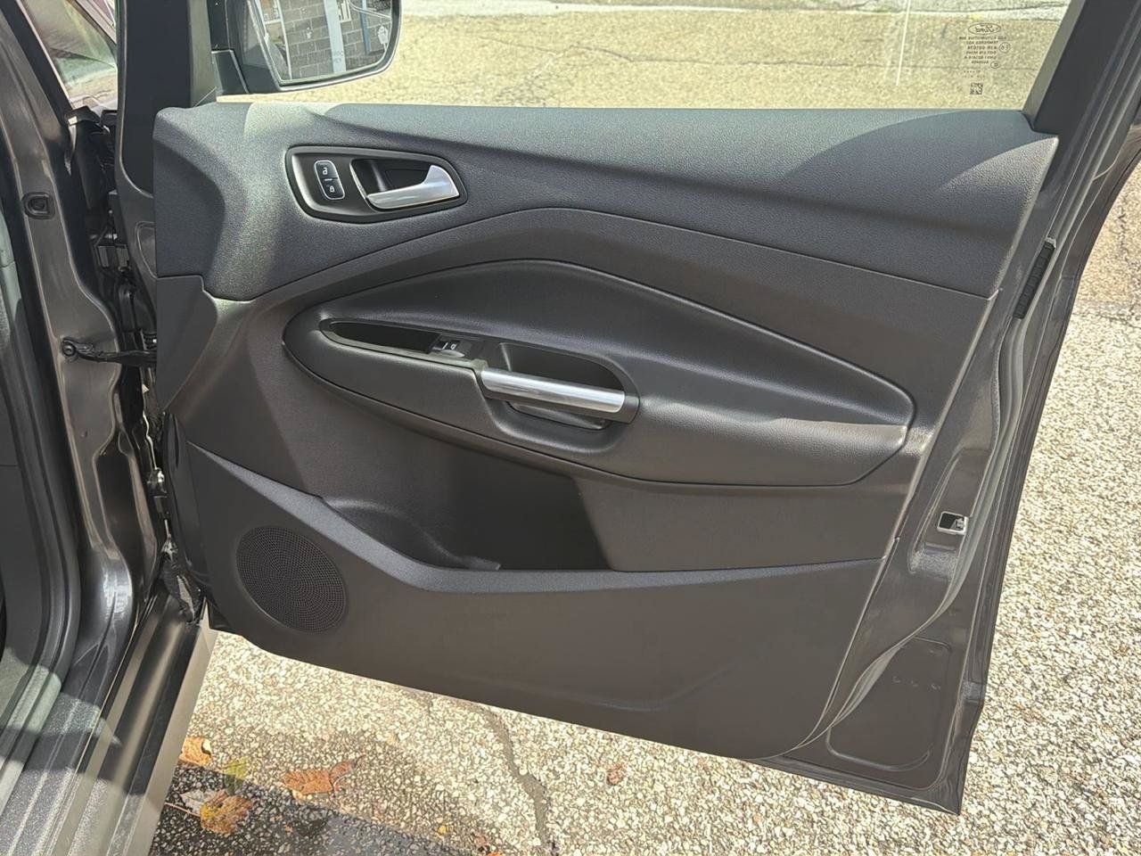 Used 2018 Ford C-MAX SE w/ Cold Weather Package FWD image 22