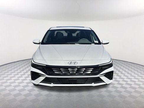New 2025 Hyundai Elantra SEL image 2