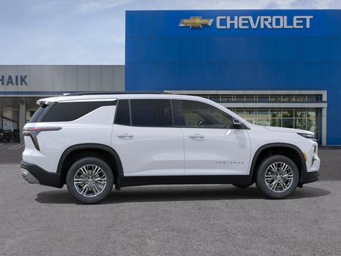 New 2027 Chevrolet Traverse LT w/ Driver Confidence Package FWD image 5