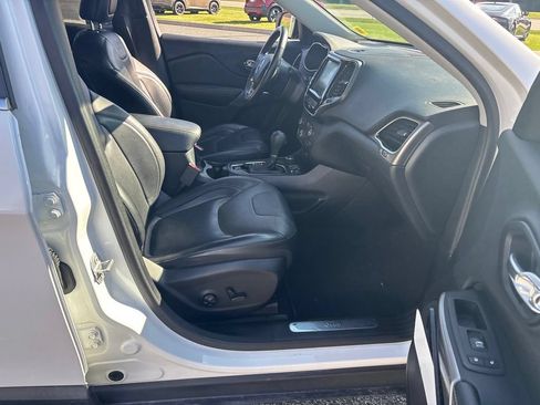 Used 2019 Jeep Cherokee Limited AWD/4WD image 33