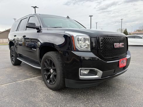 Used 2017 GMC Yukon SLE w/ SLE Value Package AWD/4WD image 23