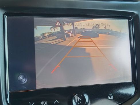 Used 2015 Chevrolet Trax LT w/ LT Sun and Sound Package FWD image 13