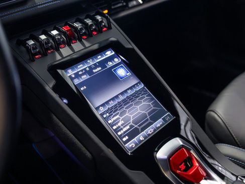 Used 2021 Lamborghini Huracan EVO image 44