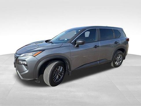 Certified 2025 Nissan Rogue S FWD image 4