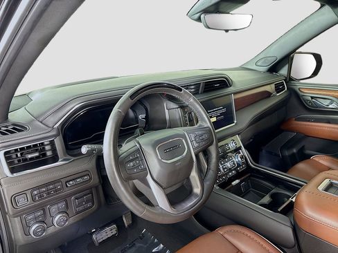 Certified 2023 GMC Yukon XL Denali Ultimate w/ LPO, Floor Liner Package AWD/4WD image 11